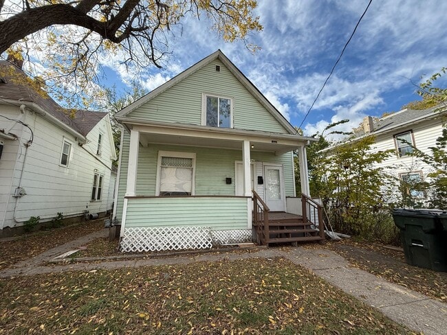 Building Photo - 1621 Court St Unit 1621 1/2 -  1