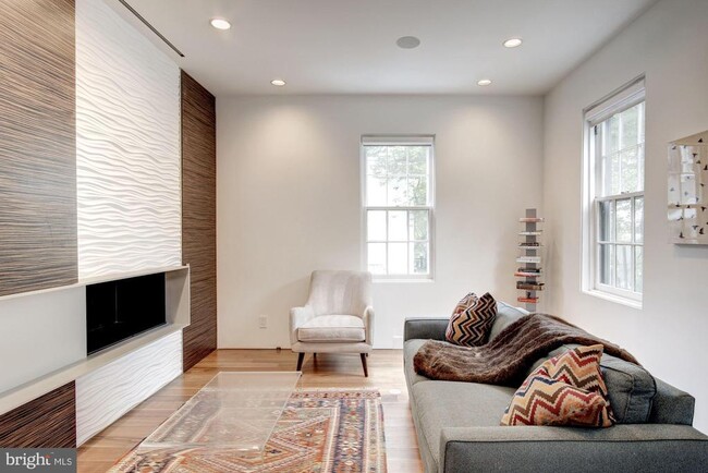 Photo - 3329 Q St NW
