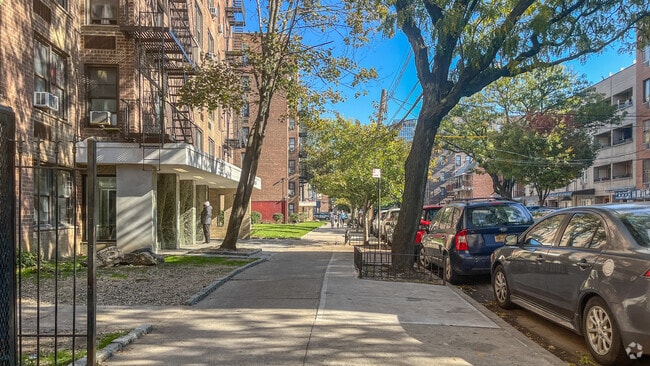 Photo - 13217 Maple Ave