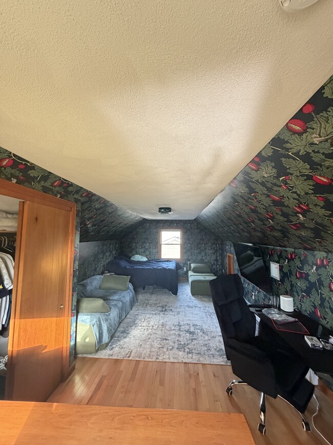 Photo - 140 College Farm Rd