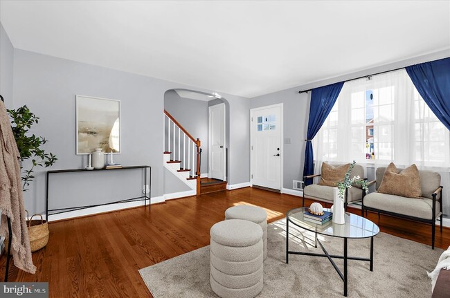 Photo - 312 Small Ct