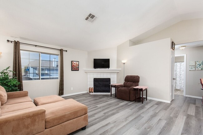 Photo - 2nd floor unit in gated community with pool/spa/tennis