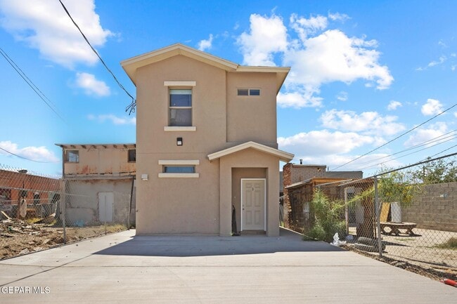 Photo - 916 St Vrain St