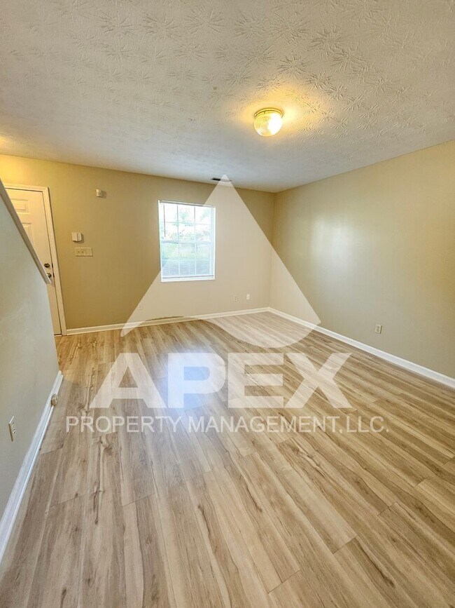 Photo - MOVE-IN SPECIAL, $1 RENT!! - Spacious 2Bd - 1.5 Ba Town Home---WEST--CEDAR BLUFF!