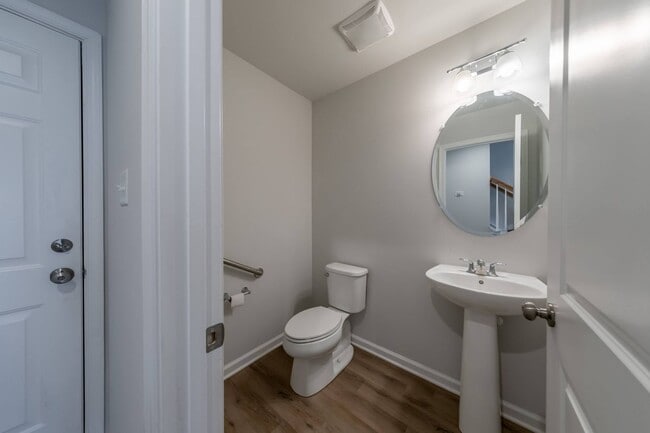 Photo - 402 Bulkhead Pl