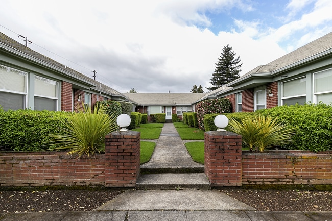 Photo - 61st & Halsey