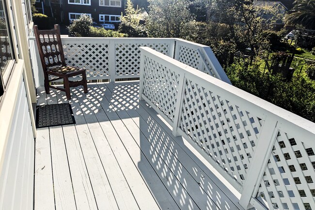 Photo - 423 Shoreline Hwy