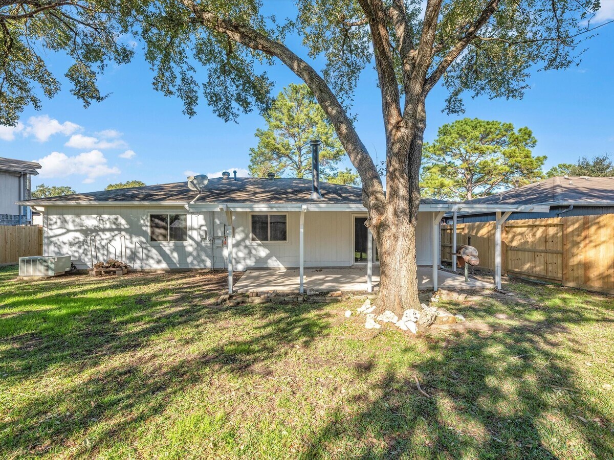 Photo - 5425 Yale Dr