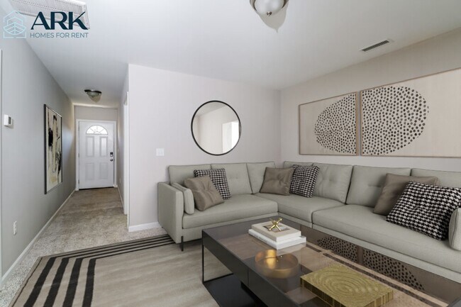 Photo - 404 Little Sycamore Ln