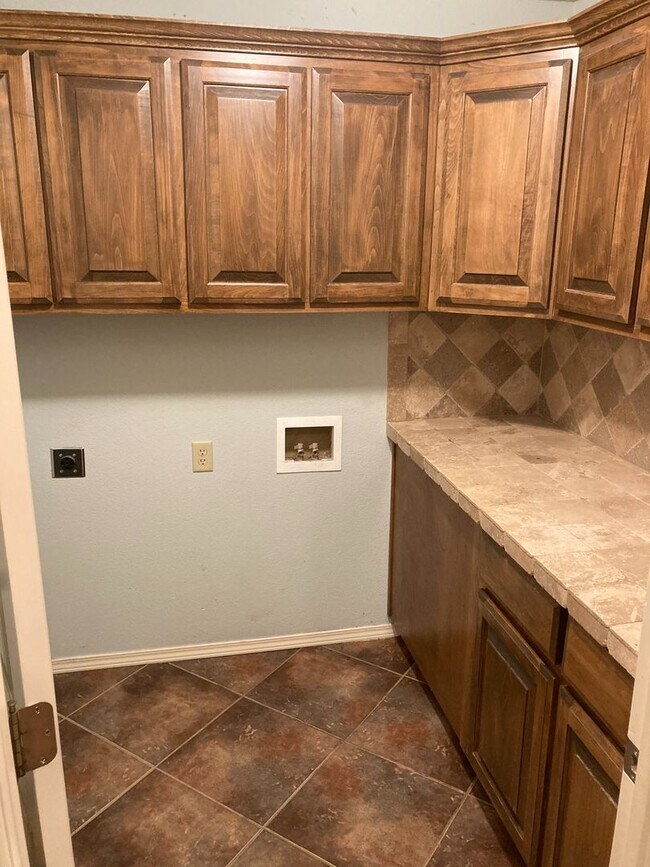 Photo - Beautiful Three bedroom two bath home in Sienna Estates!!!!