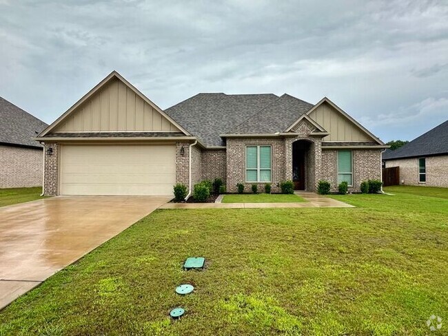 Building Photo - Available Now! Stunning 3 Bedroom 2 Bath i... Rental
