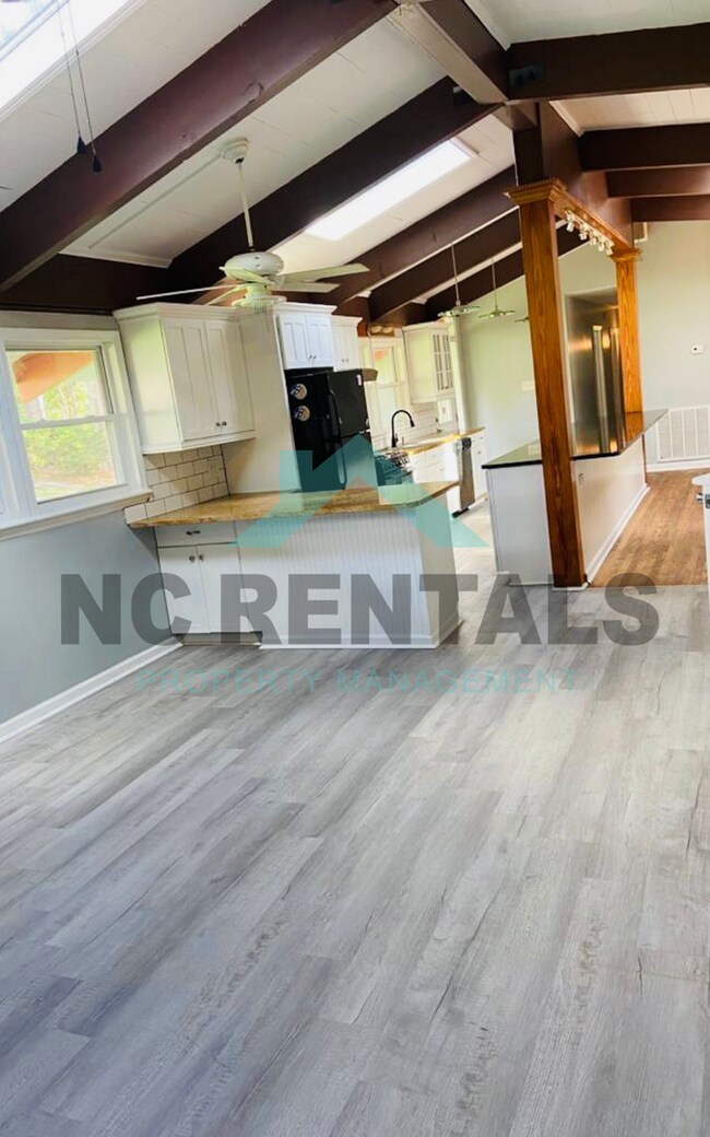 Photo - 1212 Red Oak Ave