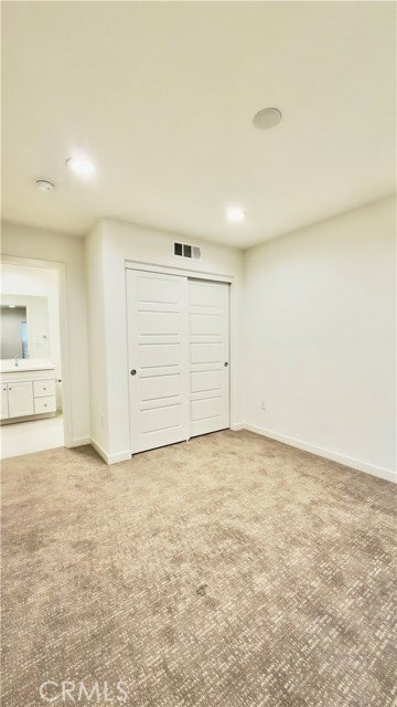 130 Greenleaf Dr