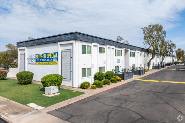 Photo - Luna Bear 454 West Brown Apartments