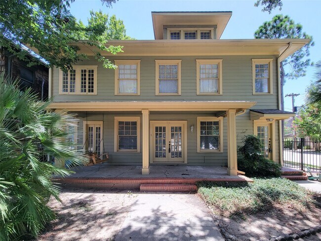 Building Photo - 815 Sul Ross St Unit 3