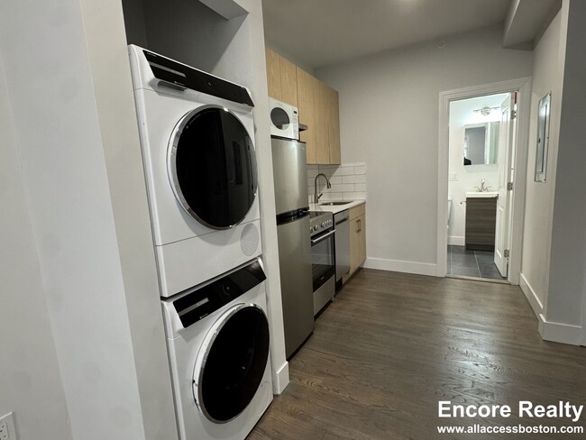 Photo - 270 Newbury St Unit 10