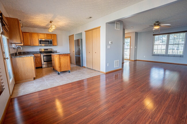 Photo - 5500 Glendalough St