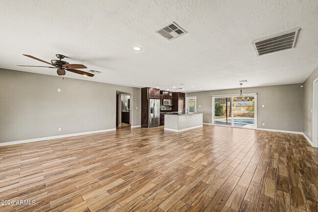 Photo - 1340 E Donner Dr