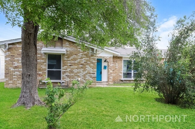 Building Photo - RENT SPECIAL 3 BR/2BA | Newly Renovated Single Family Home | 1-Car Covered Parking | Gated backyard