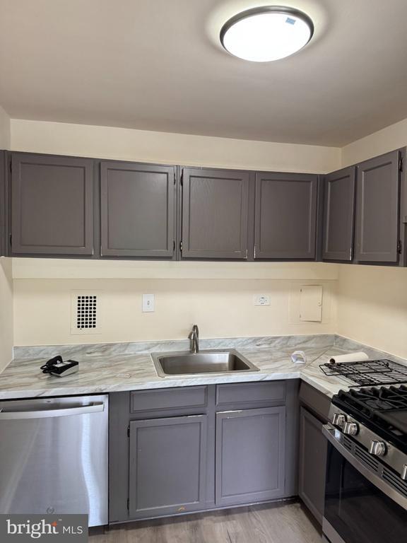 Photo - 5801 Quantrell Ave Unit L9