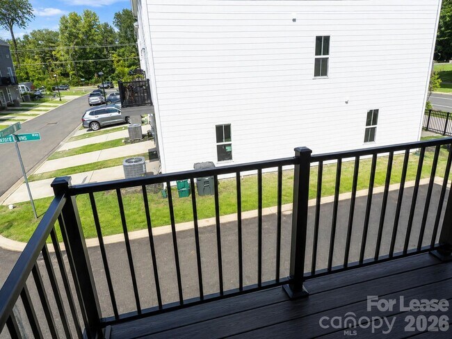 4018 Drakeford Towns Aly