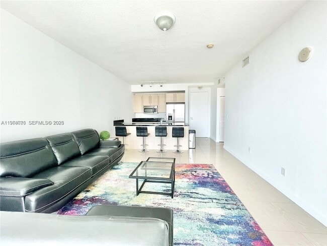 Building Photo - 79 SW 12th St Unit 2402-S