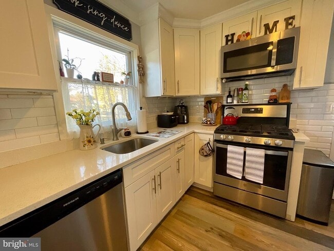 Photo - 6822 Donahue Ct