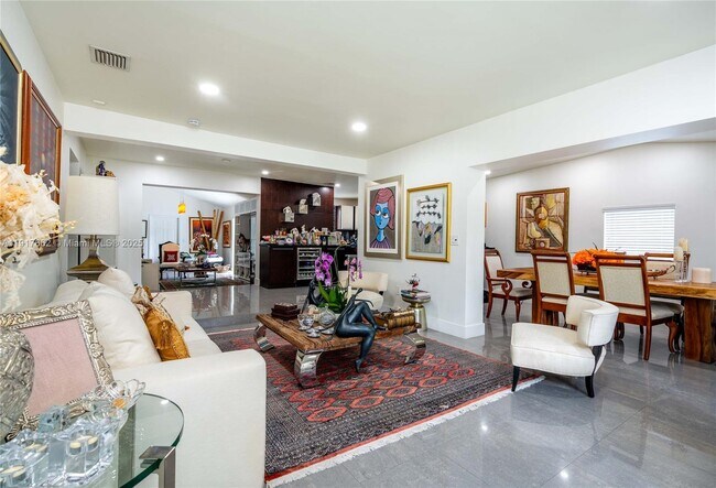 Photo - 1360 SW 16th St