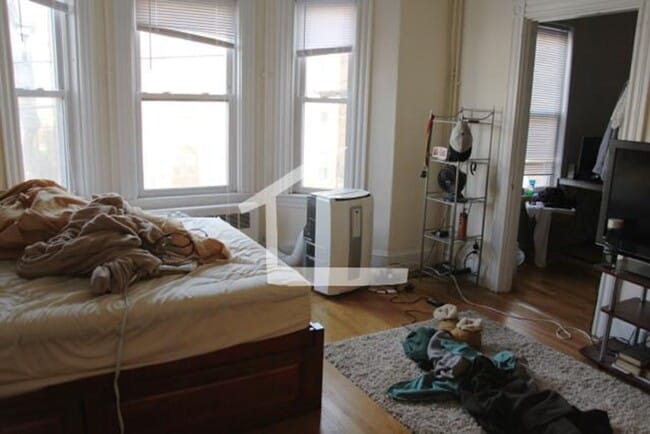 Building Photo - Well priced 3 bed in Mission Hill