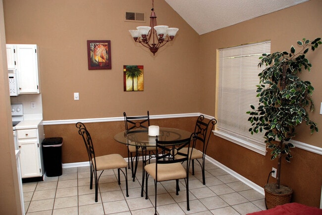 Photo - 220 Preston Cir