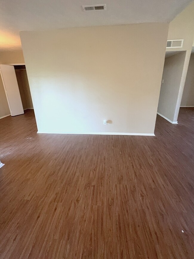 Photo - Established 3 bedroom 2 bath retreat, offering space, comfort, and easy Fort Worth living