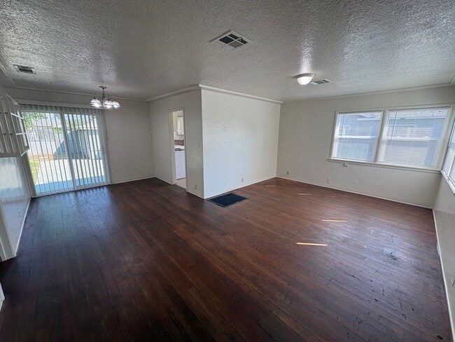 Photo - Cozy Home On Spacious Lot near Ballpark Rent Ready!