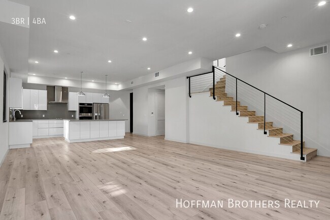 Photo - 816 N Orange Dr