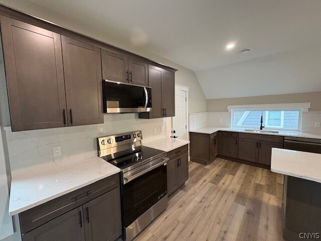 Photo - 69 Syracuse St