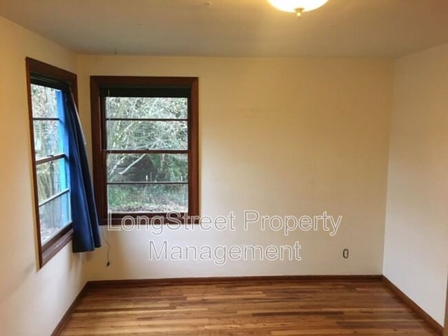 Photo - 905 NW 33rd St