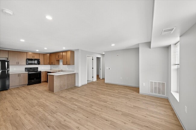 Lakefield Apartments