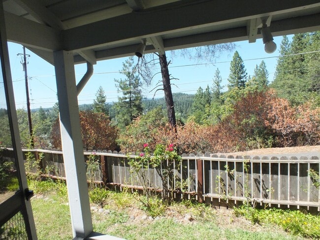 Building Photo - 2 bed Placerville duplex with garage Unit 1001