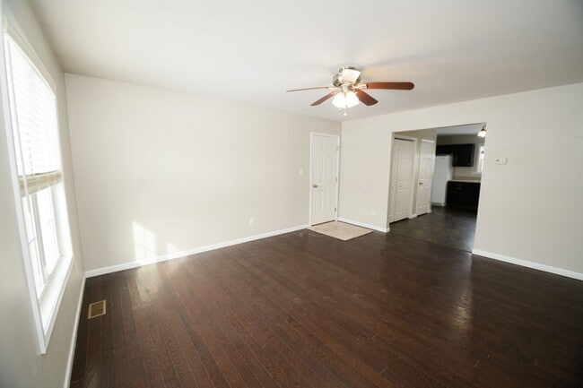 Photo - 693 Dearborn Rd Unidad F