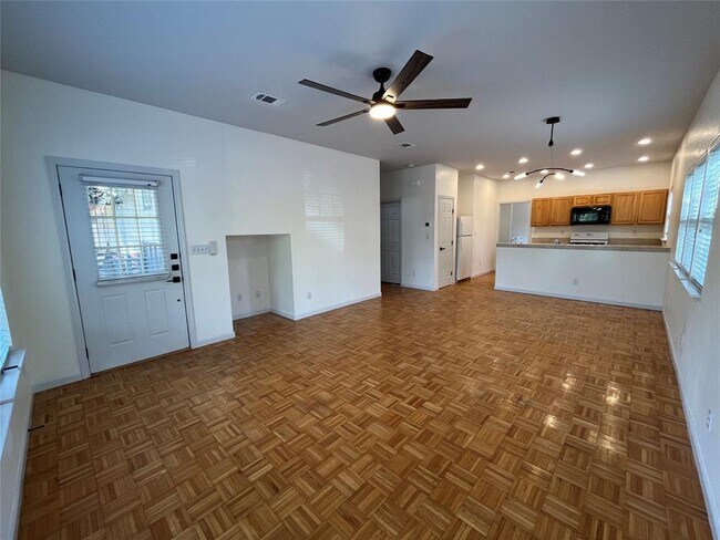 Photo - 2108 E 14th St