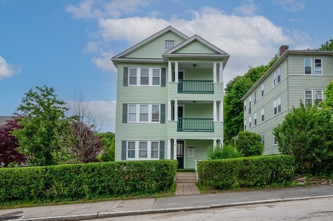 Building Photo - 29 Catharine St Unit B