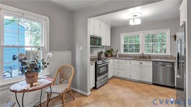 Photo - 6100 Hampstead Ave