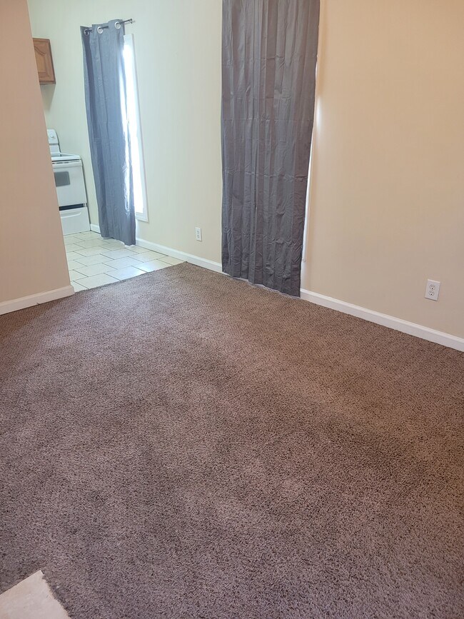 Photo - 705 S Poplar St