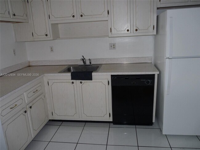 Photo - 14525 N Kendall Dr Unit 402J