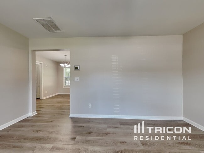 Photo - 6561 Squire Pl