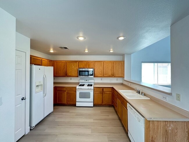 Photo - Sterling Court 2