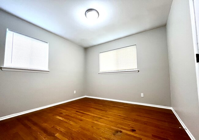 Photo - 880 Gladiola Dr