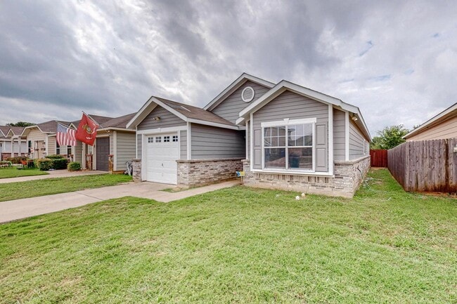 Photo - Adorable 3 bedroom 2 bath in Burleson Texas!