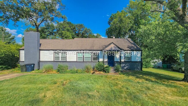 Building Photo - 3 BR / 1 BA East Ridge home for lease!