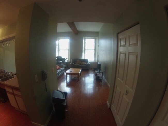 Building Photo - 15 Higgins St Rental