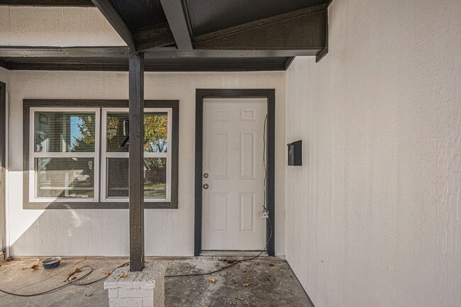 Photo - 406 Dawson Cir